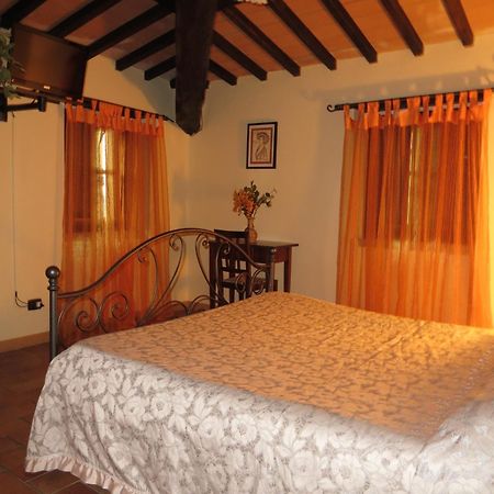 Agriturismo Casale Delle Lucrezie Тоди Екстериор снимка