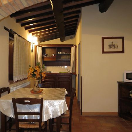 Agriturismo Casale Delle Lucrezie Тоди Екстериор снимка