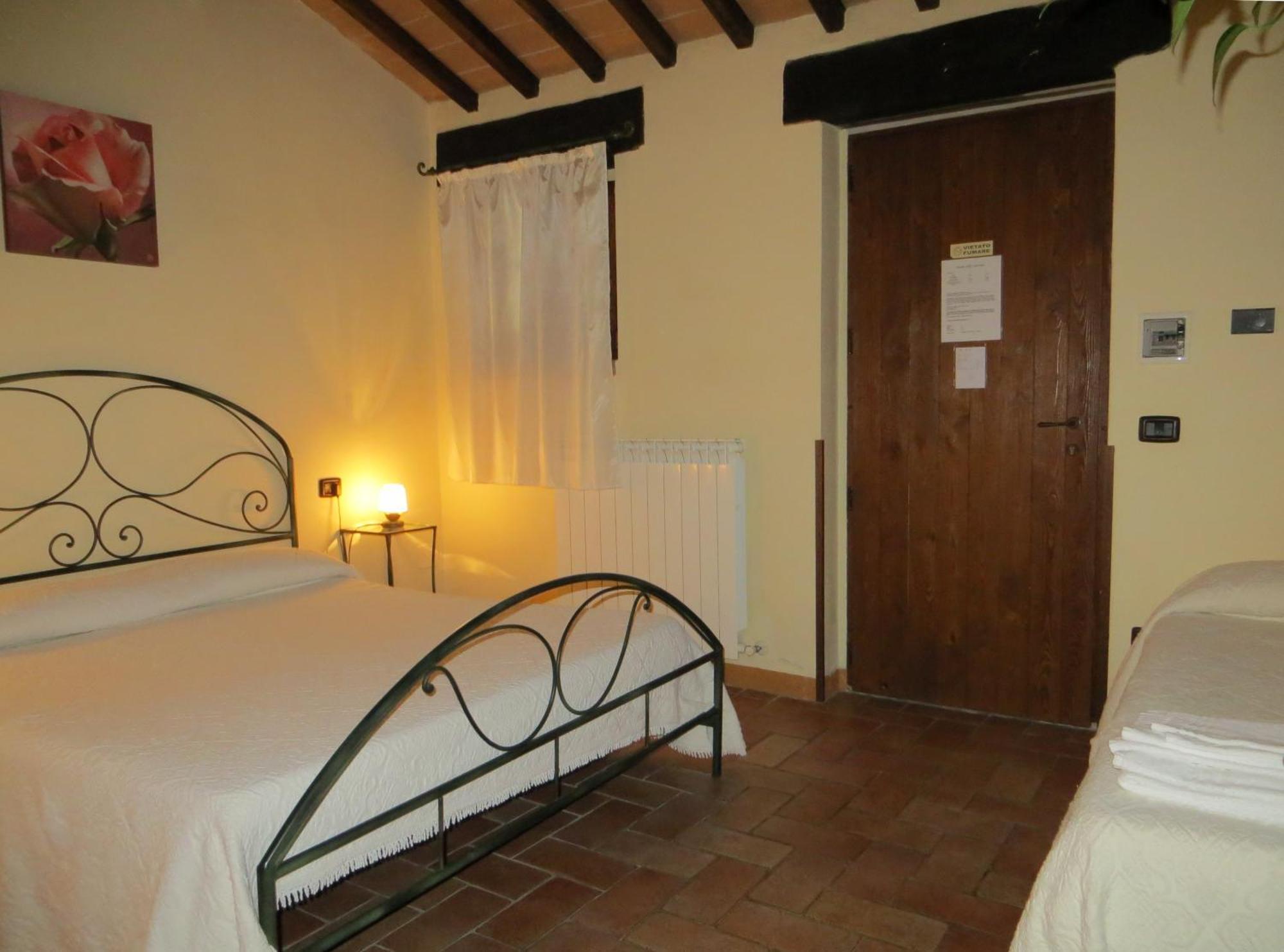 Agriturismo Casale Delle Lucrezie Тоди Екстериор снимка