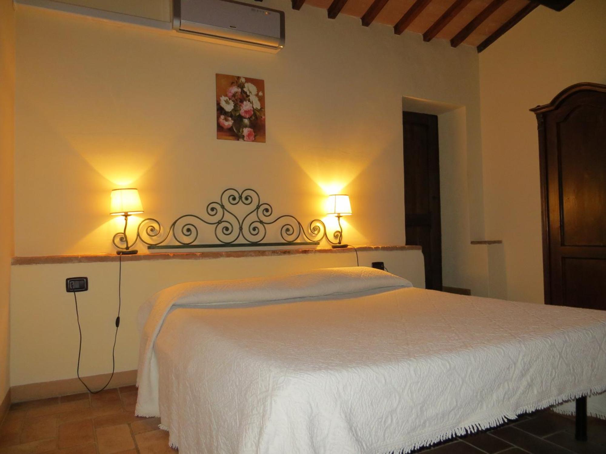 Agriturismo Casale Delle Lucrezie Тоди Екстериор снимка