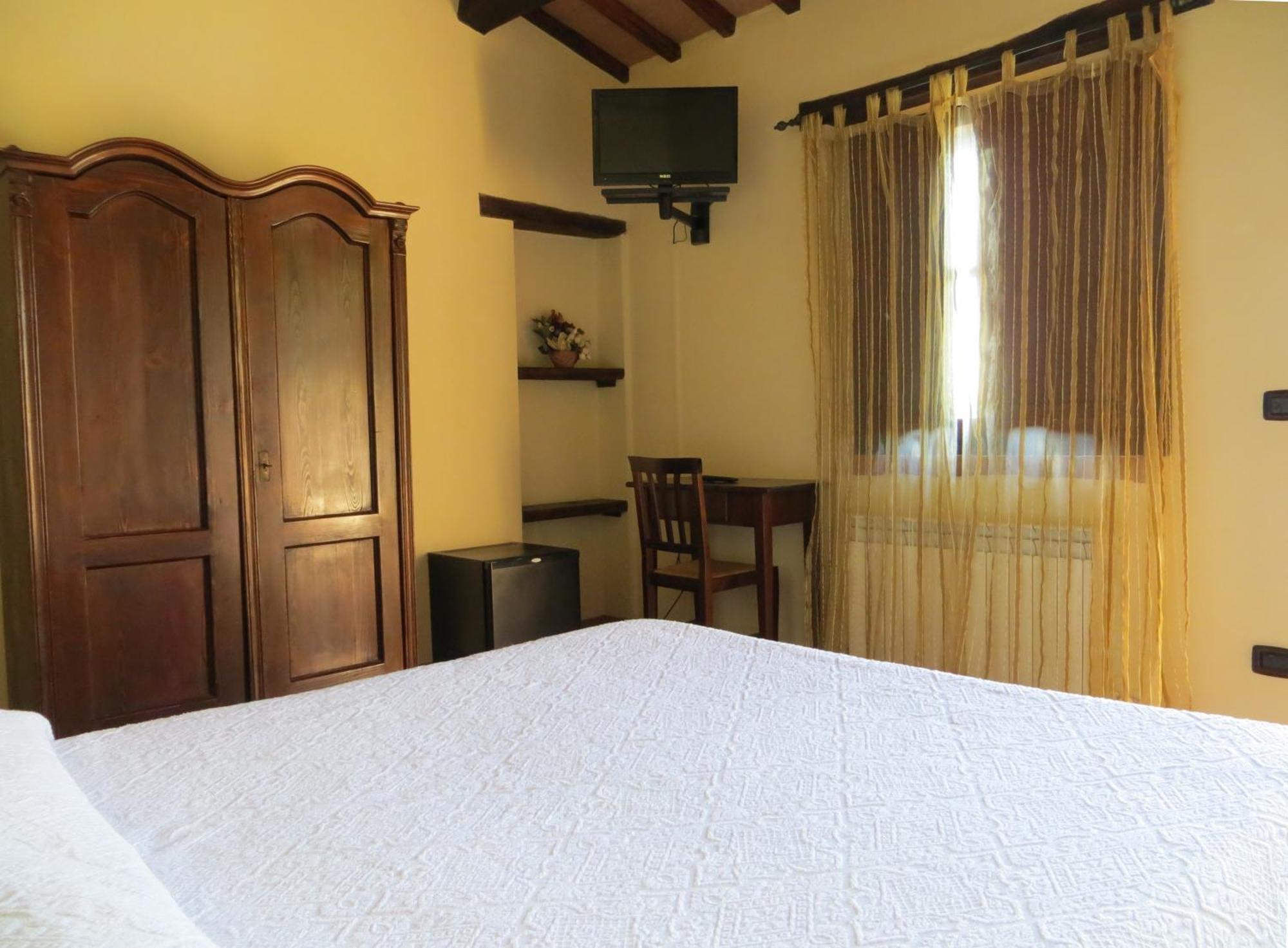 Agriturismo Casale Delle Lucrezie Тоди Екстериор снимка