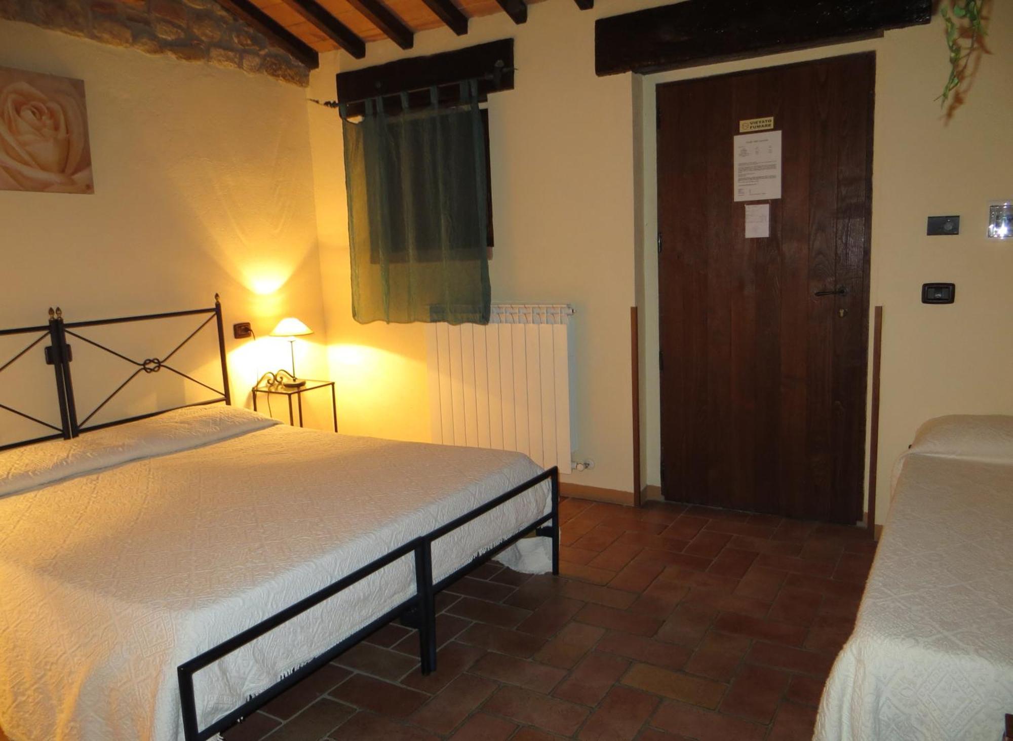 Agriturismo Casale Delle Lucrezie Тоди Екстериор снимка
