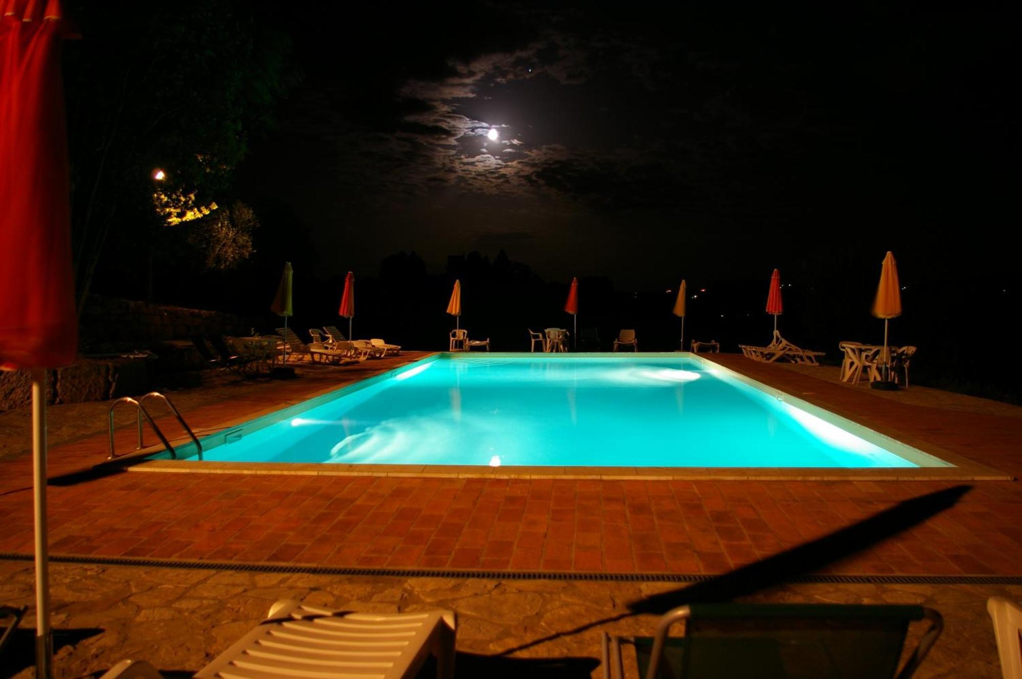 Agriturismo Casale Delle Lucrezie Тоди Екстериор снимка