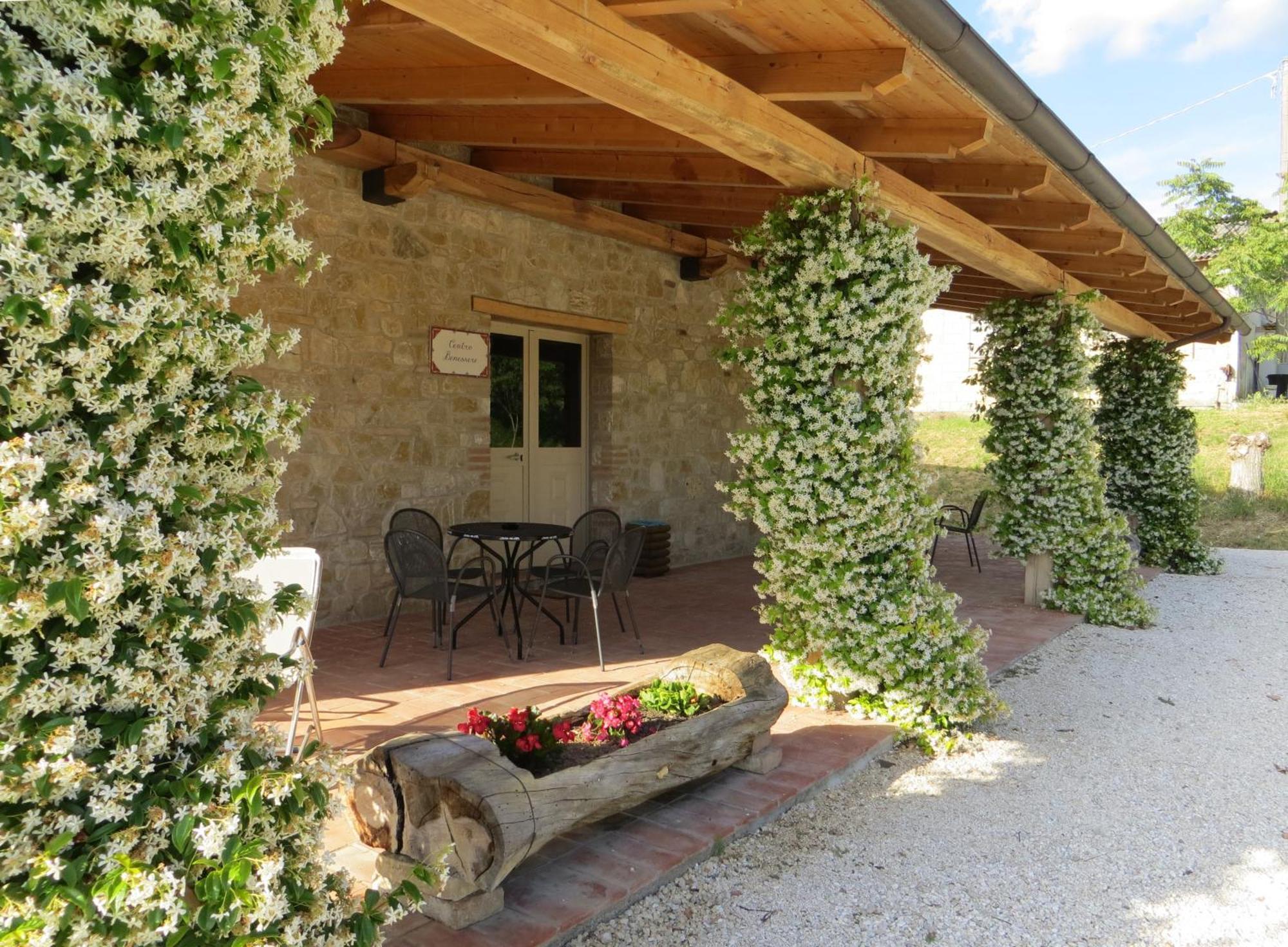 Agriturismo Casale Delle Lucrezie Тоди Екстериор снимка