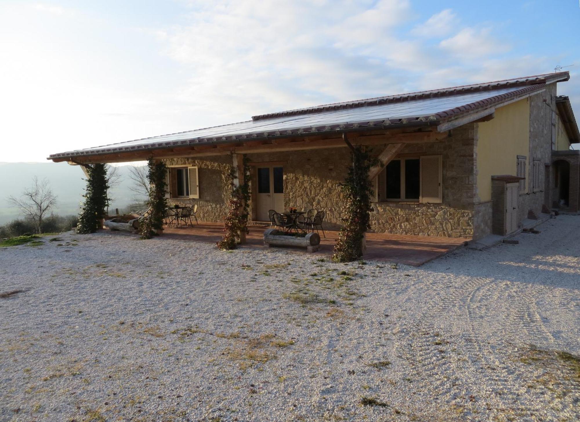 Agriturismo Casale Delle Lucrezie Тоди Екстериор снимка