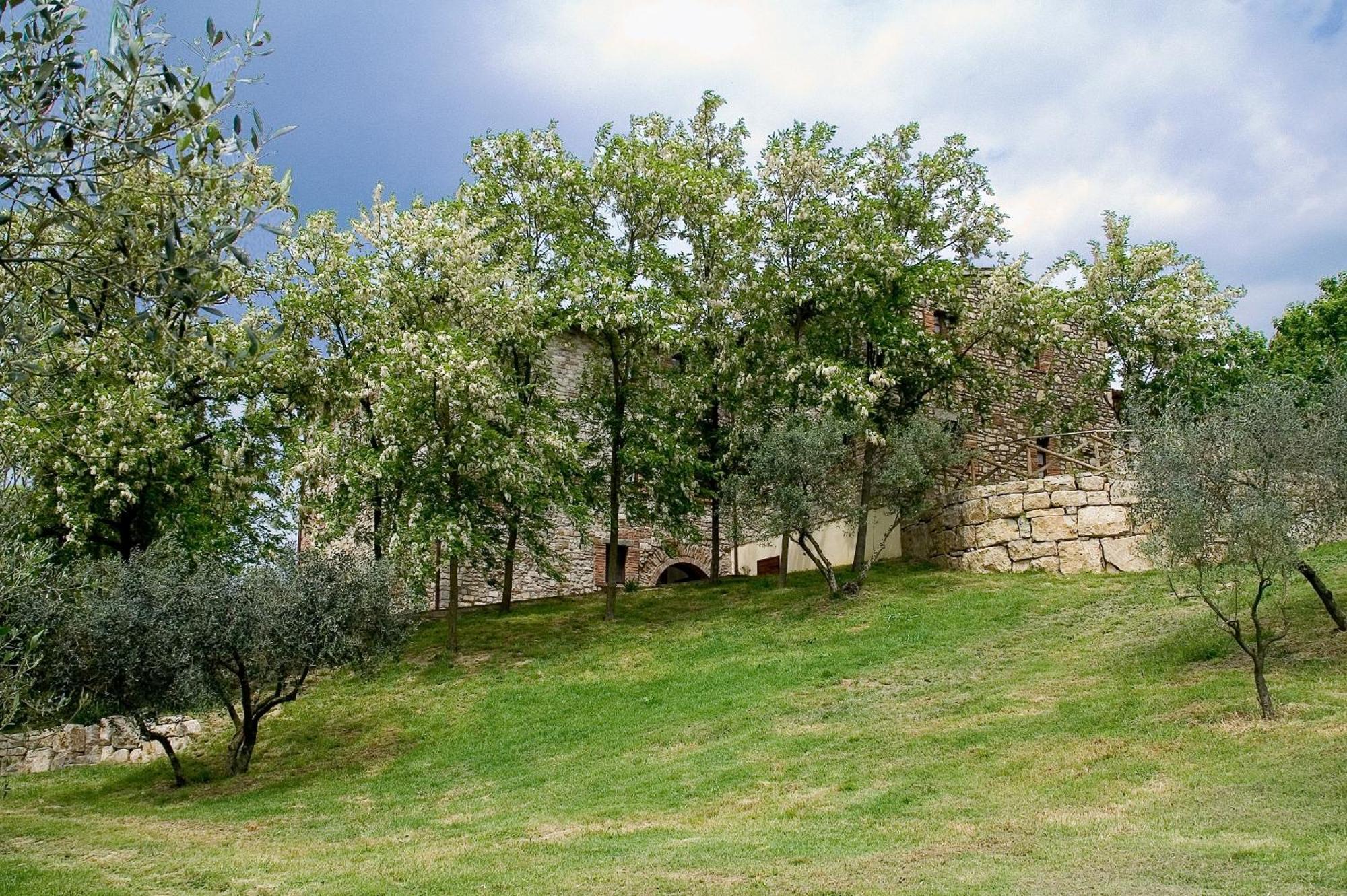 Agriturismo Casale Delle Lucrezie Тоди Екстериор снимка