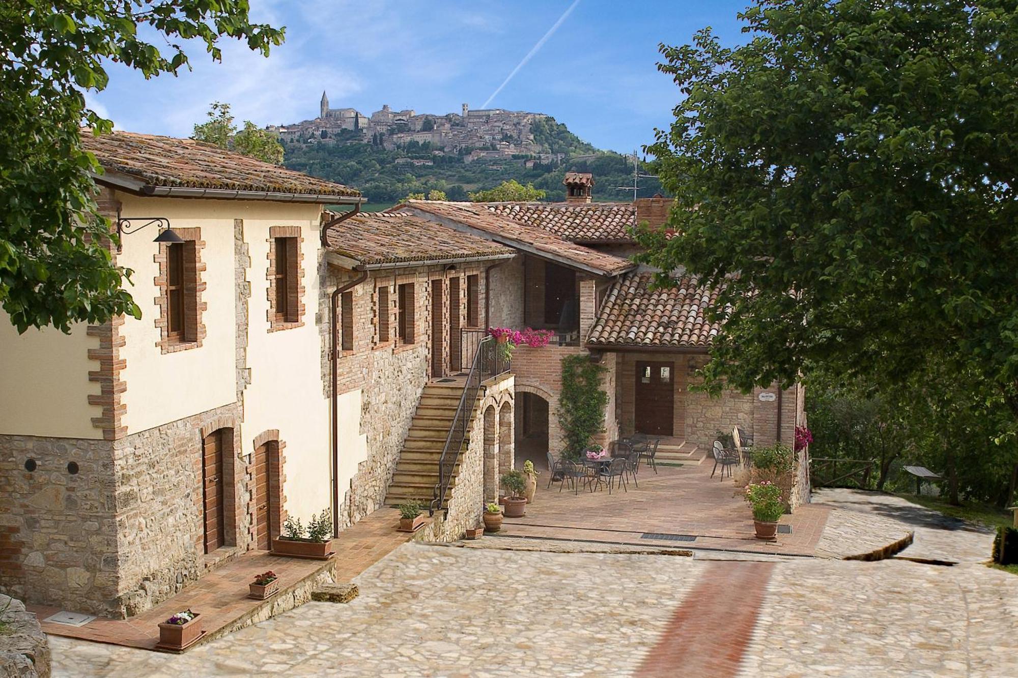 Agriturismo Casale Delle Lucrezie Тоди Екстериор снимка