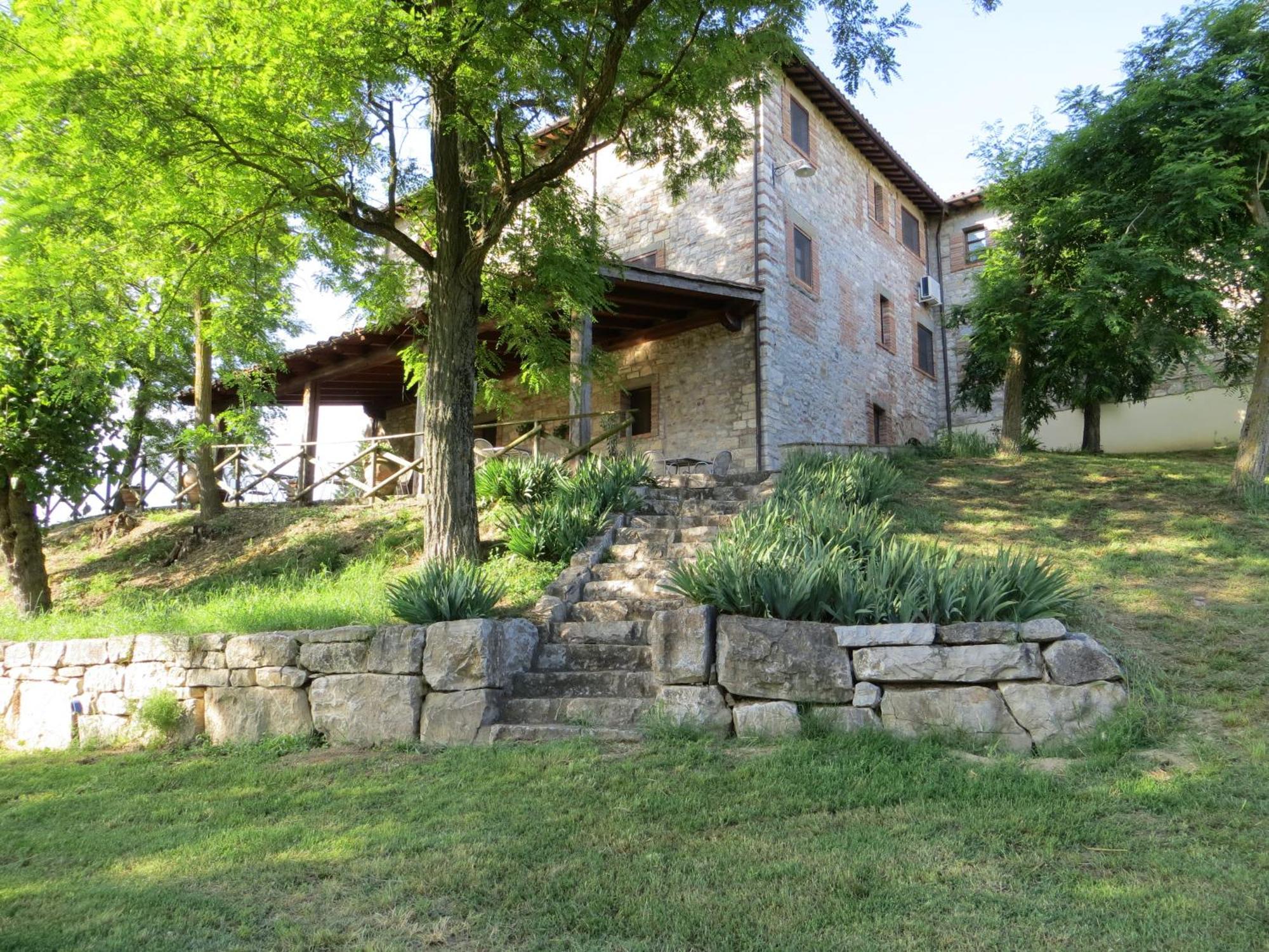 Agriturismo Casale Delle Lucrezie Тоди Екстериор снимка